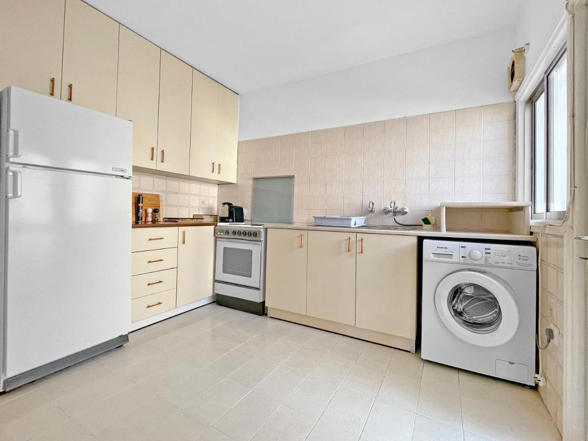 2Br Seafront Apt In City Center With Community Pool Lárnaca Exterior foto