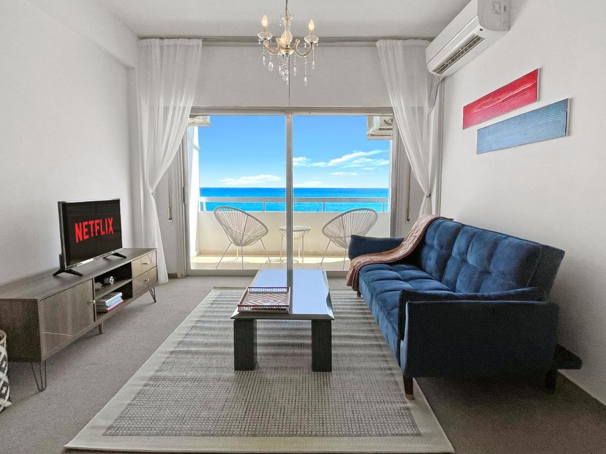 2Br Seafront Apt In City Center With Community Pool Lárnaca Exterior foto