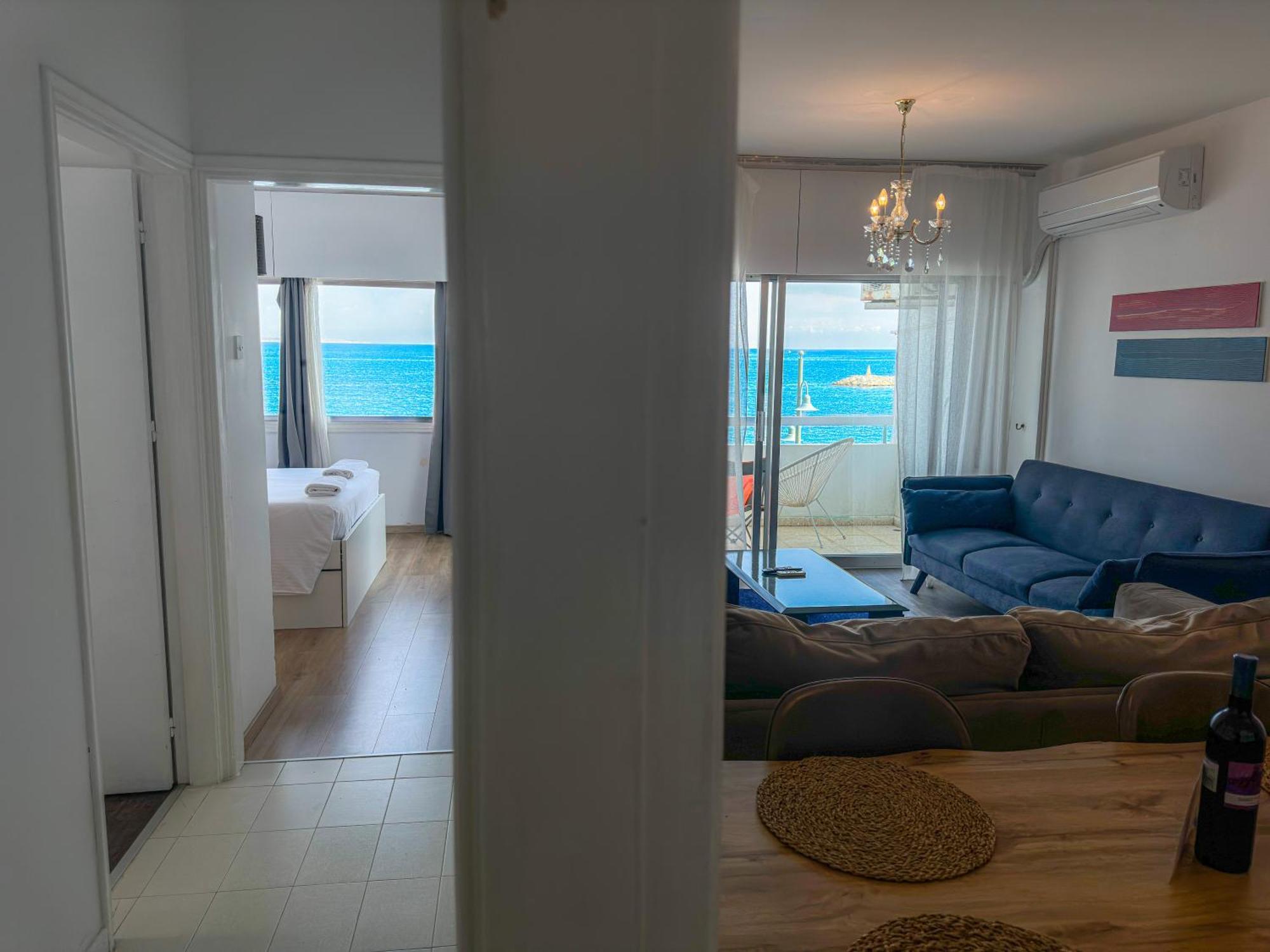 2Br Seafront Apt In City Center With Community Pool Lárnaca Exterior foto